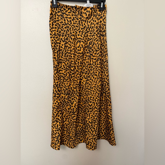 &other Stories Women’s Leopard Print midi Skirt - Picture 2 of 6